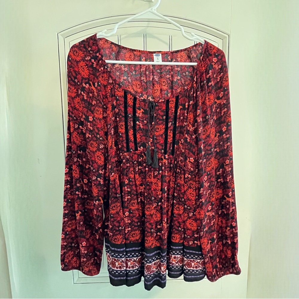 Old Navy Floral Red & Black Women's Top